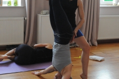 Mukta Hasata Sirsasana - Philippa Asher