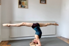 Headstand splits - Hanumanasana sirsasasana - Philippa Asher