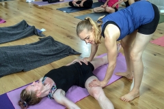 40.-Supta-Hasta-Padangustasana