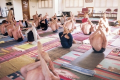 Dwi Pada Sirsasana A - KPJAYI - Philippa Asher